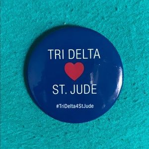 Tri Delta button